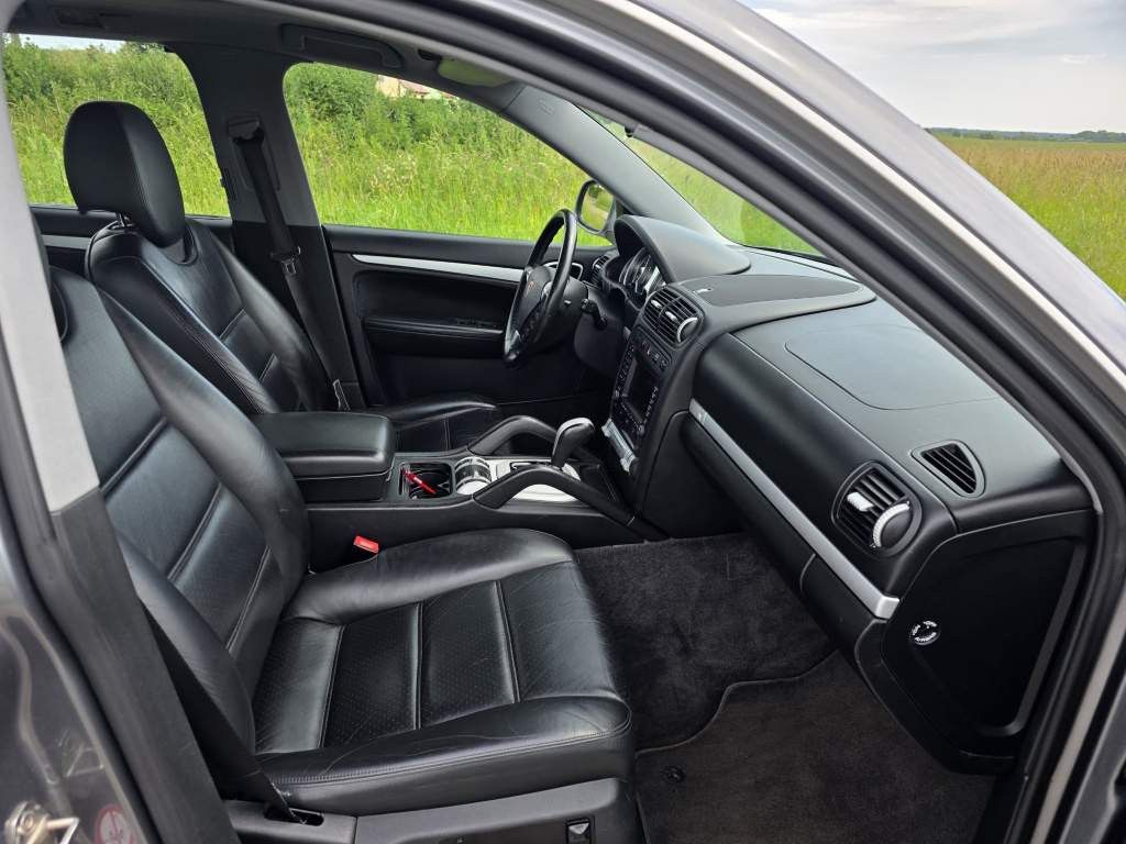 Fahrzeugabbildung Porsche Cayenne S 4.5 L mit 340 PS, V8, Allrad