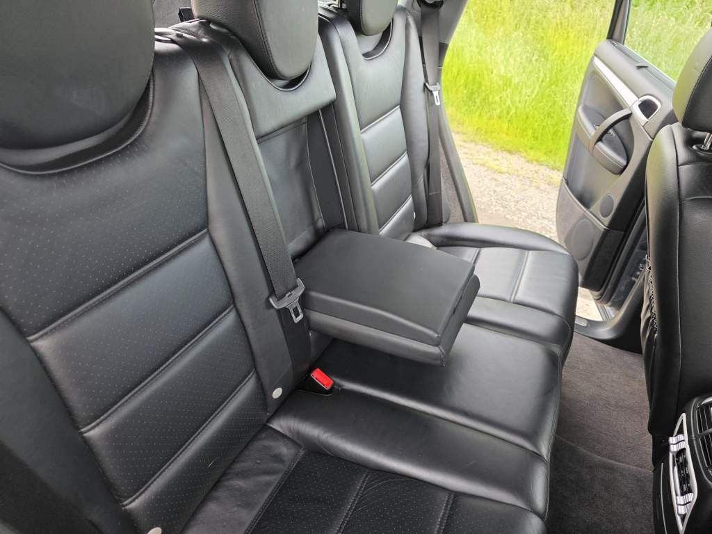 Fahrzeugabbildung Porsche Cayenne S 4.5 L mit 340 PS, V8, Allrad