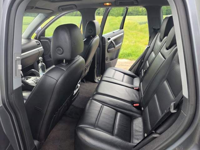 Fahrzeugabbildung Porsche Cayenne S 4.5 L mit 340 PS, V8, Allrad