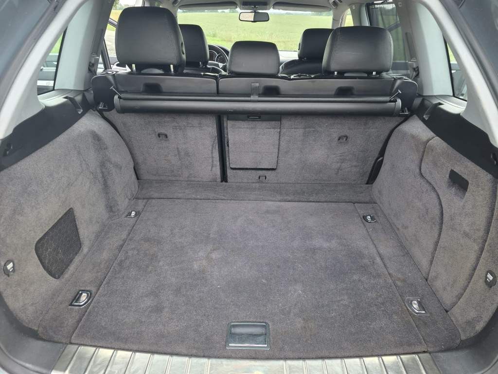 Fahrzeugabbildung Porsche Cayenne S 4.5 L mit 340 PS, V8, Allrad