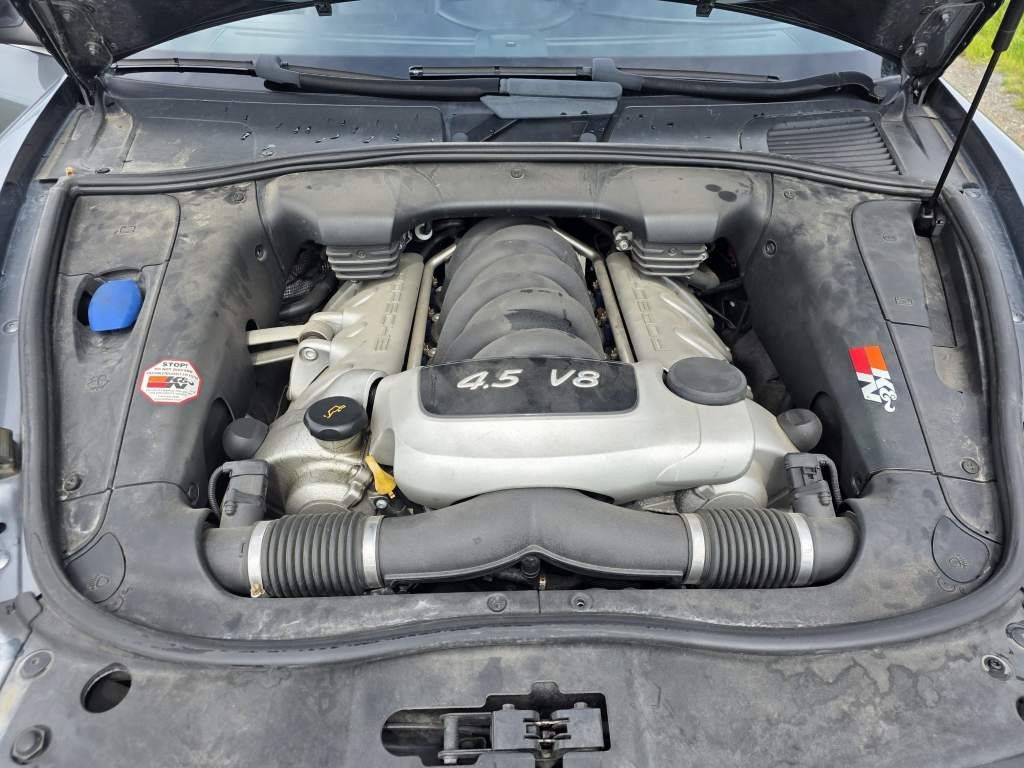 Fahrzeugabbildung Porsche Cayenne S 4.5 L mit 340 PS, V8, Allrad