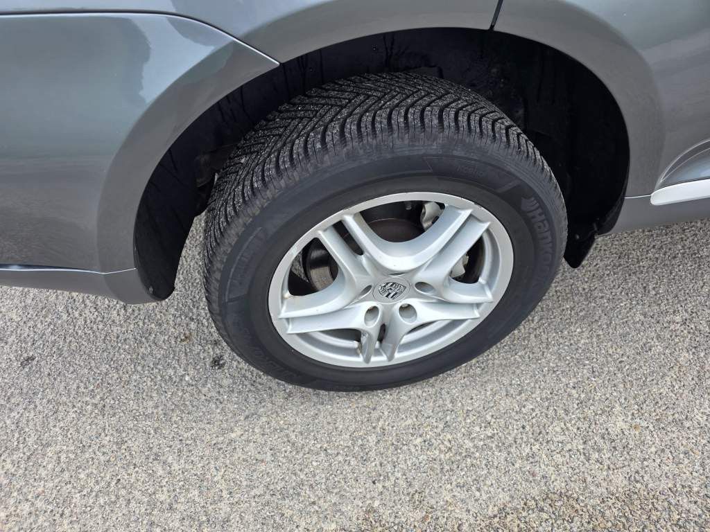 Fahrzeugabbildung Porsche Cayenne S 4.5 L mit 340 PS, V8, Allrad