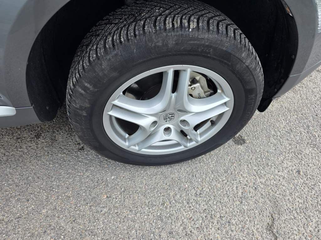 Fahrzeugabbildung Porsche Cayenne S 4.5 L mit 340 PS, V8, Allrad