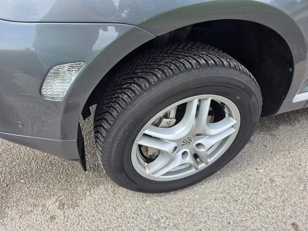 Fahrzeugabbildung Porsche Cayenne S 4.5 L mit 340 PS, V8, Allrad