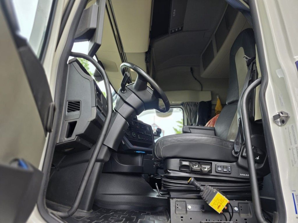 Fahrzeugabbildung Volvo FH 460 neues Modell, 2 Kreis-Hydr, Standklima