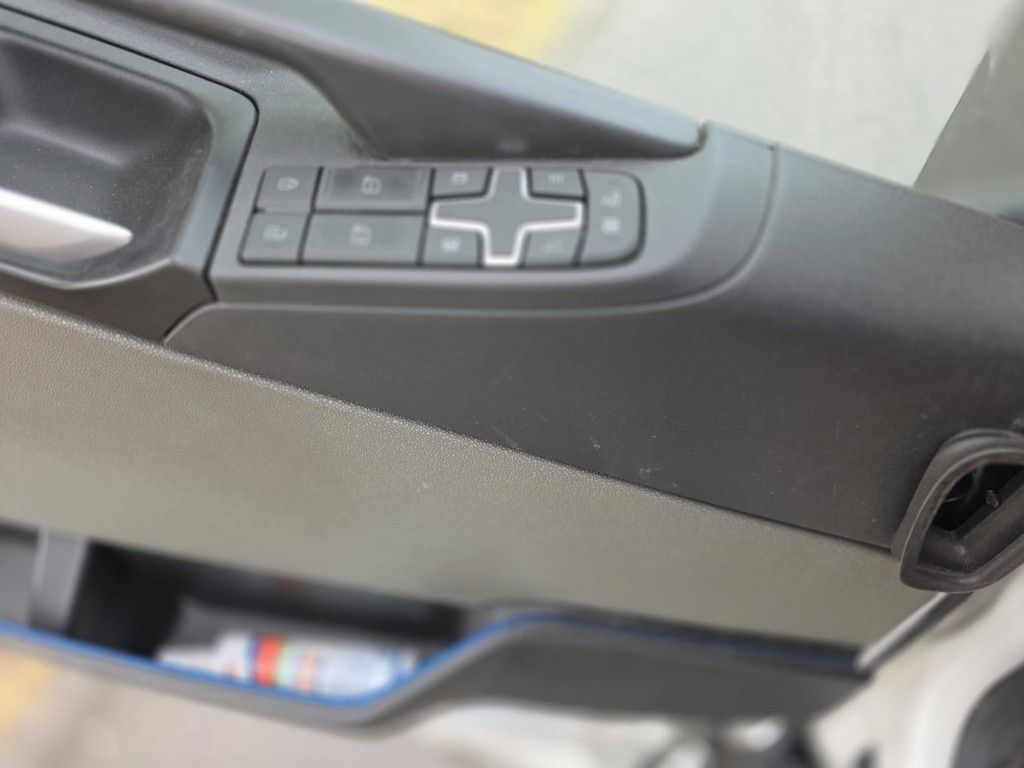 Fahrzeugabbildung Volvo FH 460 neues Modell, 2 Kreis-Hydr, Standklima