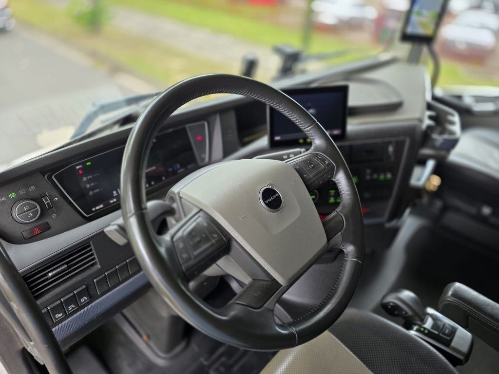 Fahrzeugabbildung Volvo FH 460 neues Modell, 2 Kreis-Hydr, Standklima