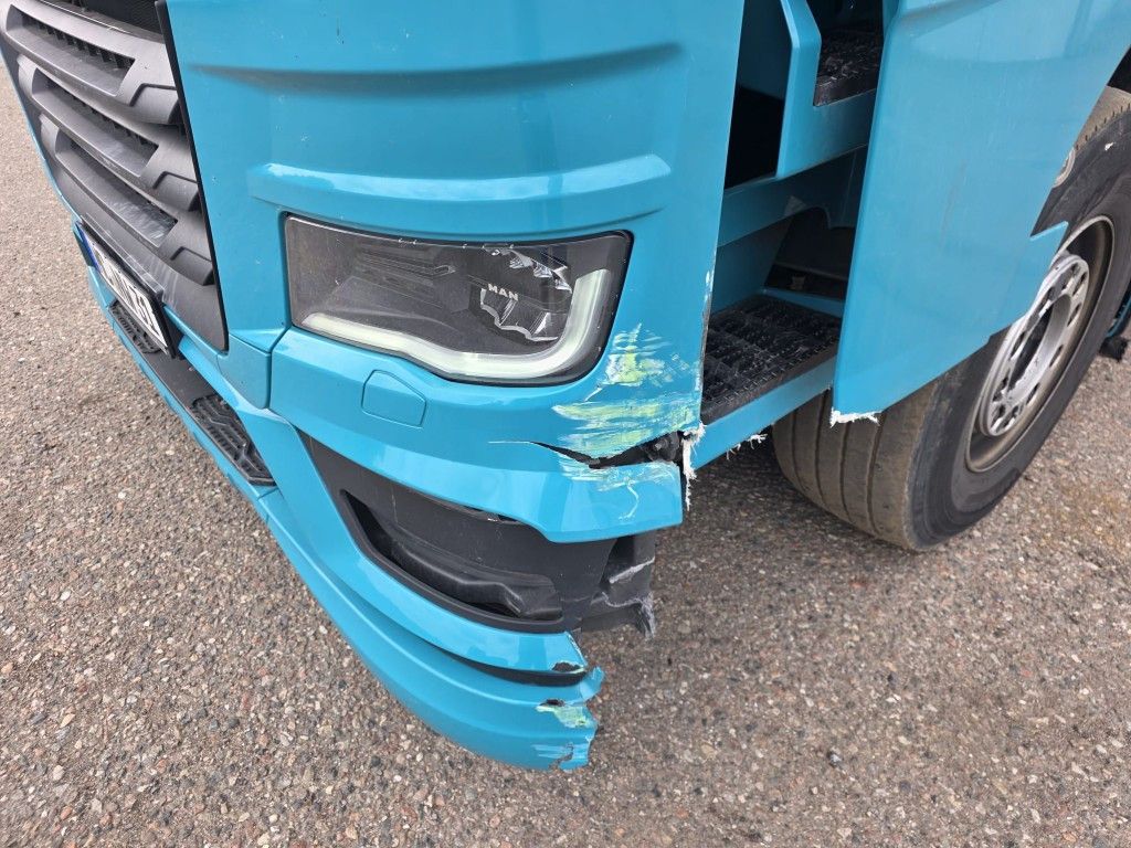 Fahrzeugabbildung MAN 18.470 TGX XXL Unfall, Retarder, 2 Kreis Hydr.