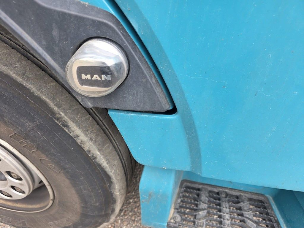 Fahrzeugabbildung MAN 18.470 TGX XXL Unfall, Retarder, 2 Kreis Hydr.