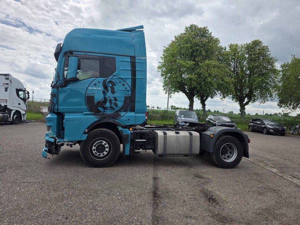 Fahrzeugabbildung MAN 18.470 TGX XXL Unfall, Retarder, 2 Kreis Hydr.