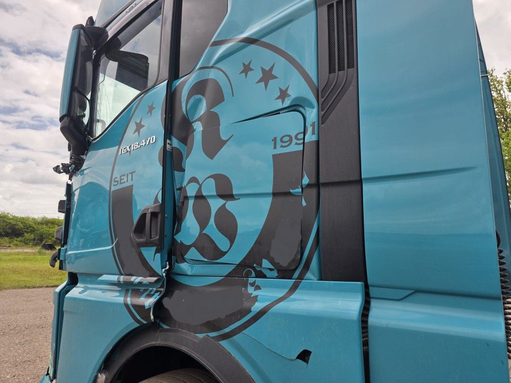 Fahrzeugabbildung MAN 18.470 TGX XXL Unfall, Retarder, 2 Kreis Hydr.