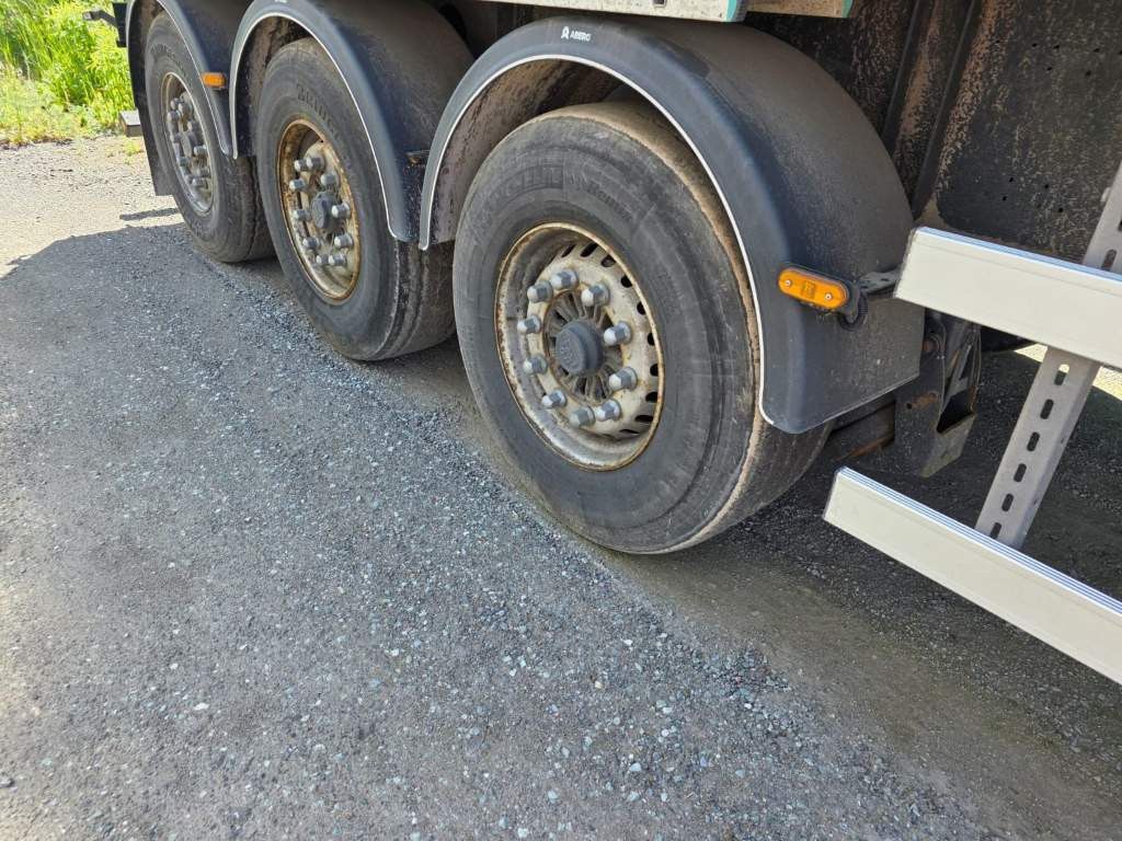 Fahrzeugabbildung Wielton 50 cbm Getreidemulde, Pendelklappe,Kornschieber