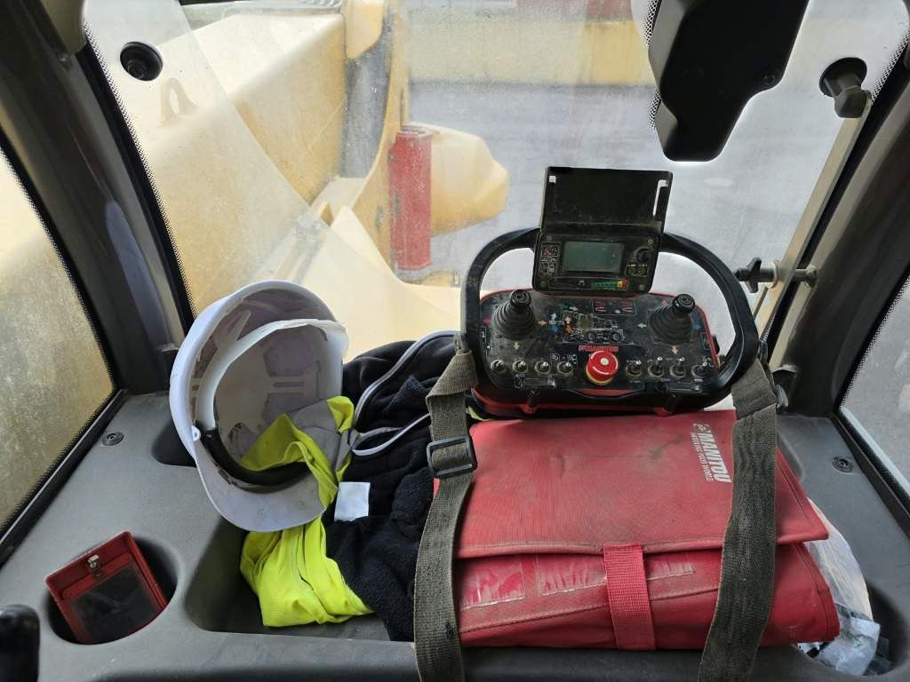 Fahrzeugabbildung Manitou MRT 2470+Privilege,Klima,drehbare Kabine,Palgab.