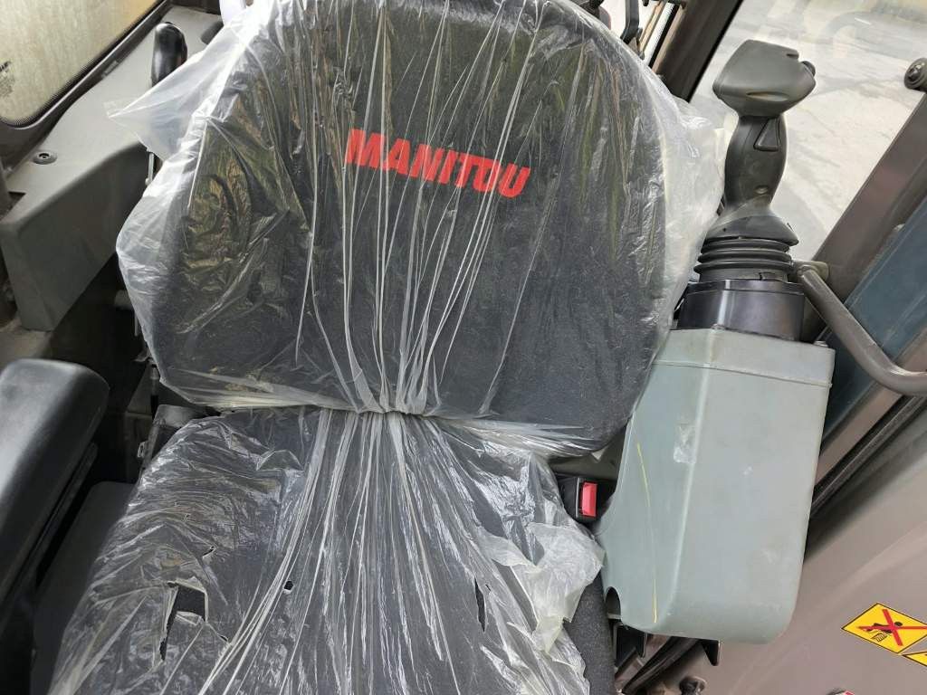 Fahrzeugabbildung Manitou MRT 2470+Privilege,Klima,drehbare Kabine,Palgab.