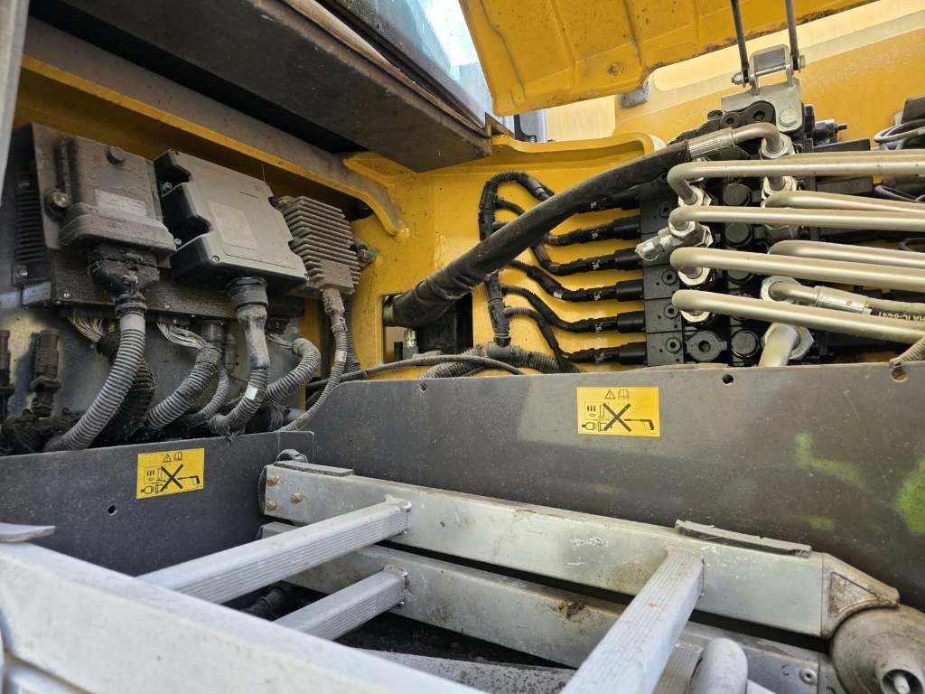 Fahrzeugabbildung Manitou MRT 2470+Privilege,Klima,drehbare Kabine,Palgab.