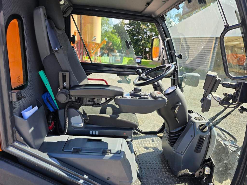 Fahrzeugabbildung Schmidt Schmidt Aebi Flexigo150,Besen,Streuaufbau,Schild