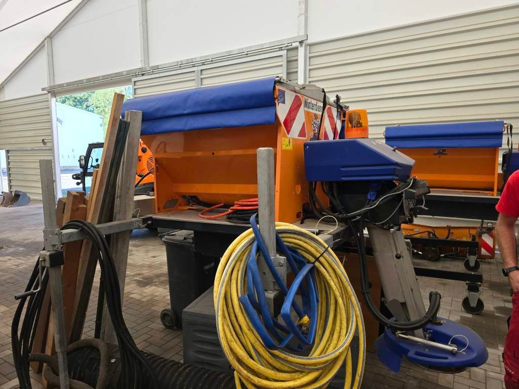 Fahrzeugabbildung Schmidt Schmidt Aebi Flexigo150,Besen,Streuaufbau,Schild