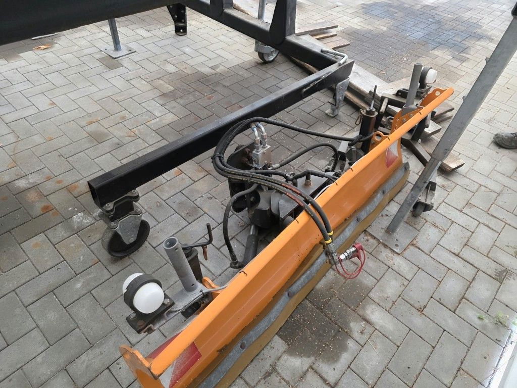 Fahrzeugabbildung Schmidt Aebi-Schmidt Flexigo 150 Winterd, Streuer+Schild