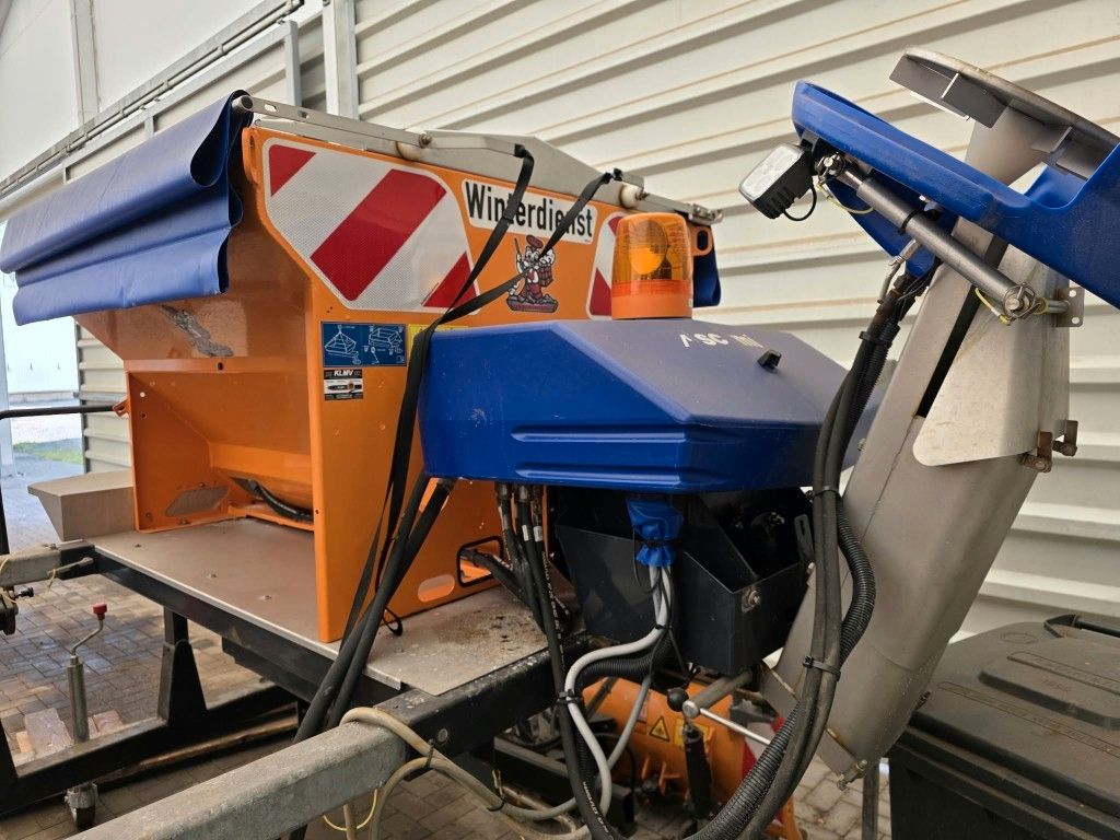 Fahrzeugabbildung Schmidt Aebi-Schmidt Flexigo 150 Winterd, Streuer+Schild