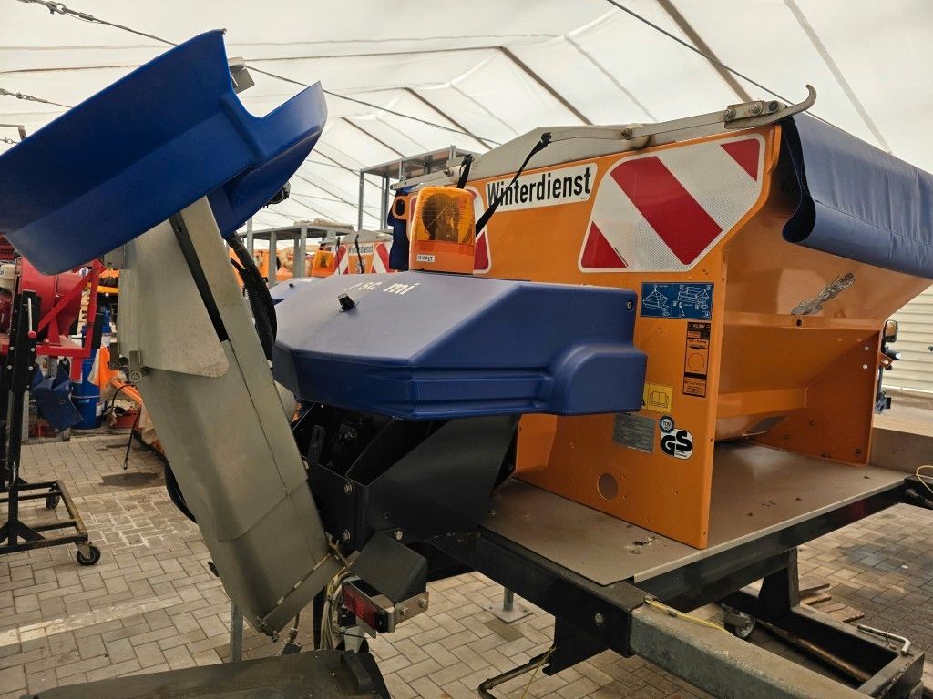 Fahrzeugabbildung Schmidt Aebi-Schmidt Flexigo 150 Winterd, Streuer+Schild