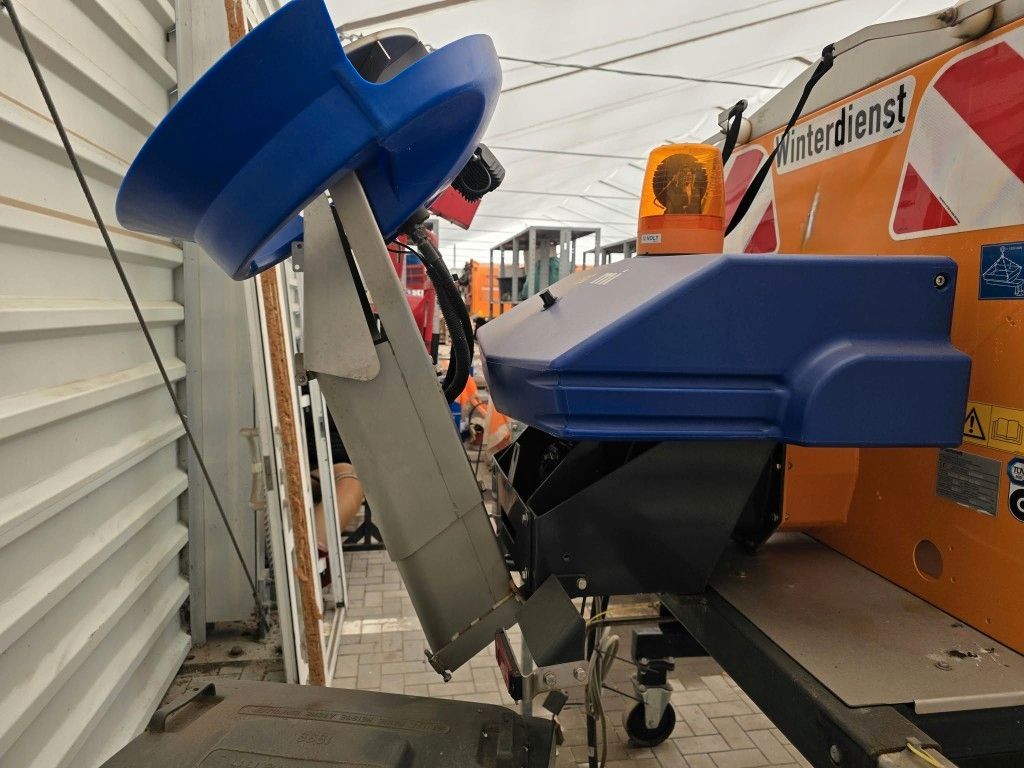 Fahrzeugabbildung Schmidt Aebi-Schmidt Flexigo 150 Winterd, Streuer+Schild