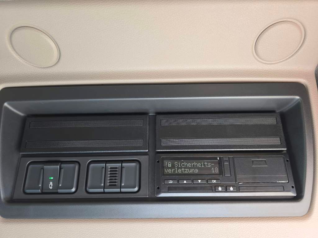 Fahrzeugabbildung DAF XB 210 Kehrmaschine wie neu Brock VS4 Kehraufbau