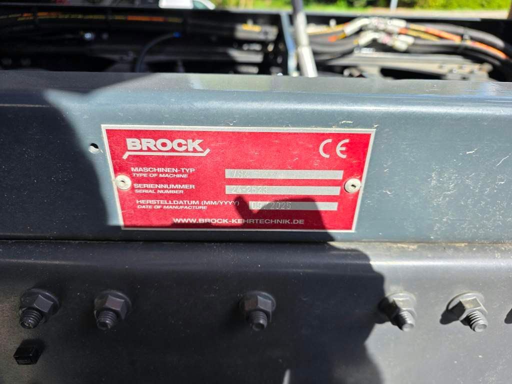 Fahrzeugabbildung DAF XB 210 Kehrmaschine wie neu Brock VS4 Kehraufbau