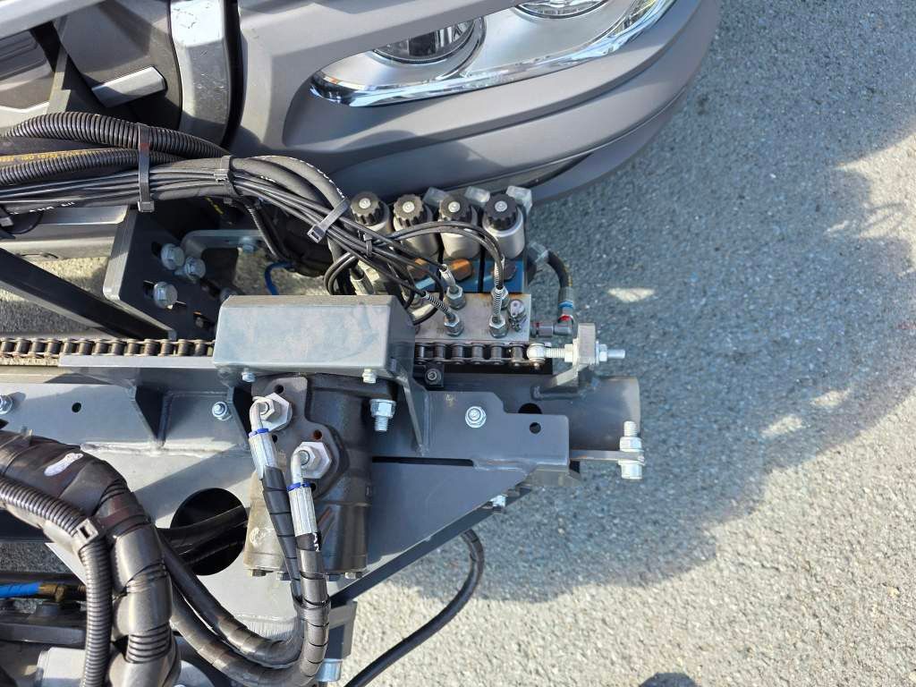 Fahrzeugabbildung DAF XB 210 Kehrmaschine wie neu Brock VS4 Kehraufbau