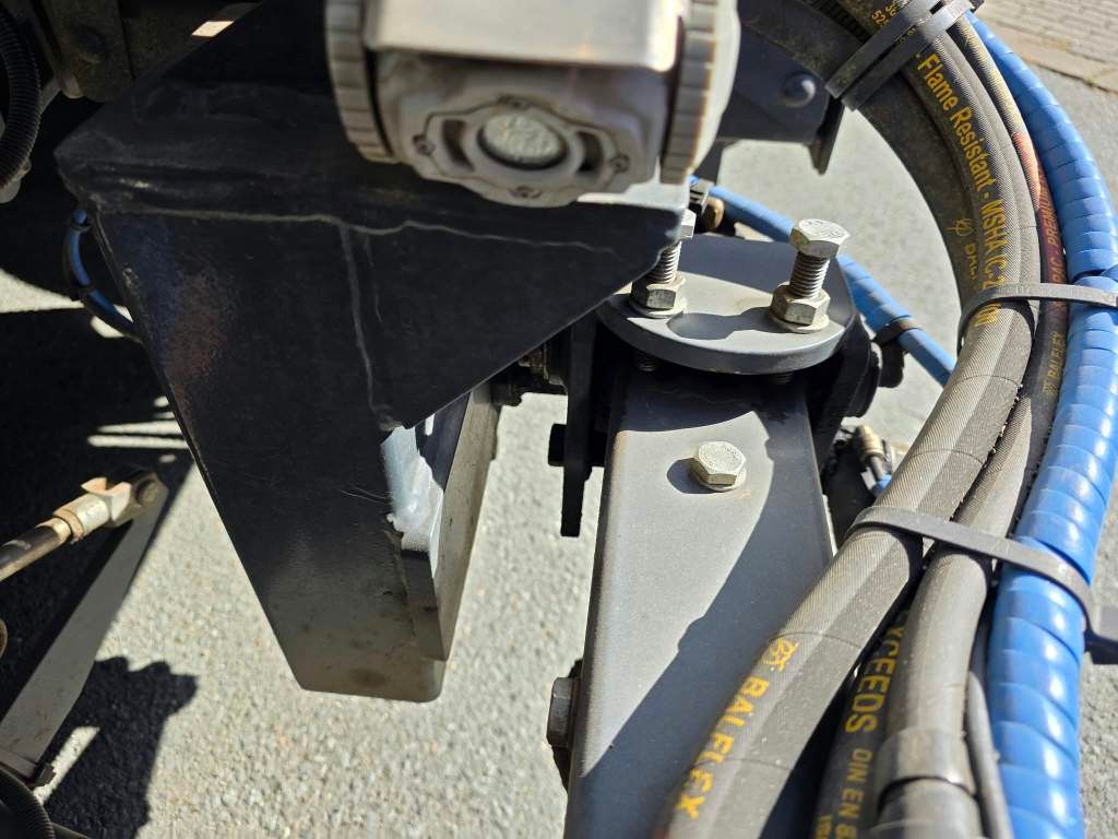 Fahrzeugabbildung DAF XB 210 Kehrmaschine wie neu Brock VS4 Kehraufbau