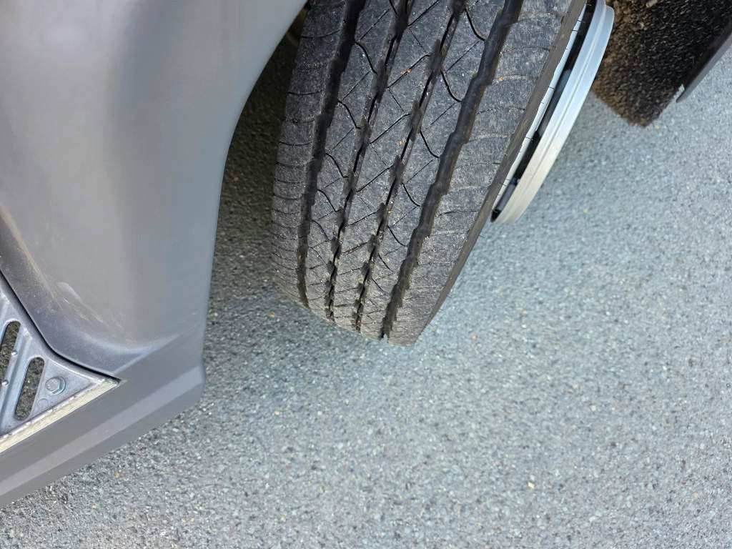 Fahrzeugabbildung DAF XB 210 Kehrmaschine wie neu Brock VS4 Kehraufbau