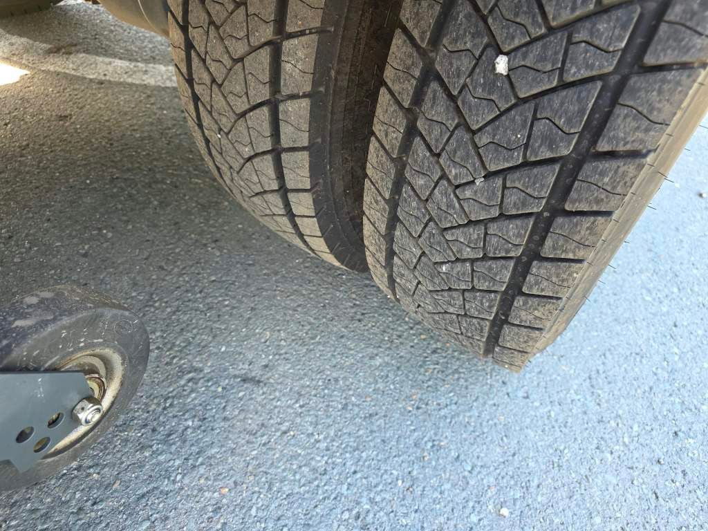 Fahrzeugabbildung DAF XB 210 Kehrmaschine wie neu Brock VS4 Kehraufbau