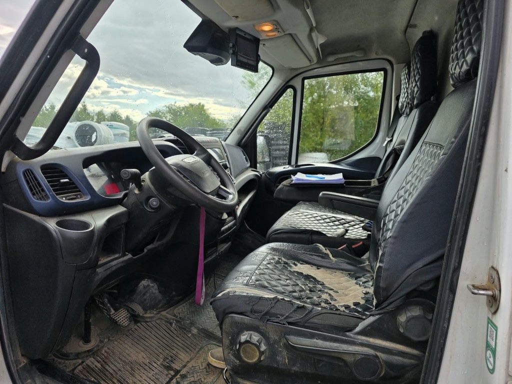Fahrzeugabbildung Iveco 35S16, 1+2 Sitzer, Klima Automat, Trennwand, AHK