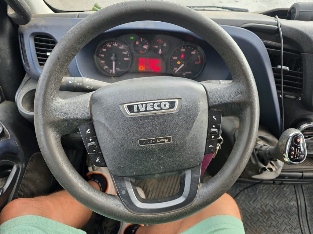 Fahrzeugabbildung Iveco 35S16, 1+2 Sitzer, Klima Automat, Trennwand, AHK
