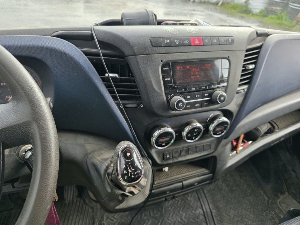 Fahrzeugabbildung Iveco 35S16, 1+2 Sitzer, Klima Automat, Trennwand, AHK