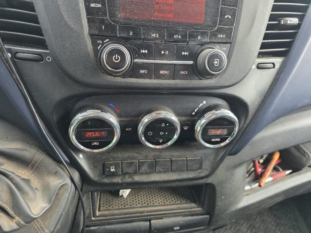 Fahrzeugabbildung Iveco 35S16, 1+2 Sitzer, Klima Automat, Trennwand, AHK