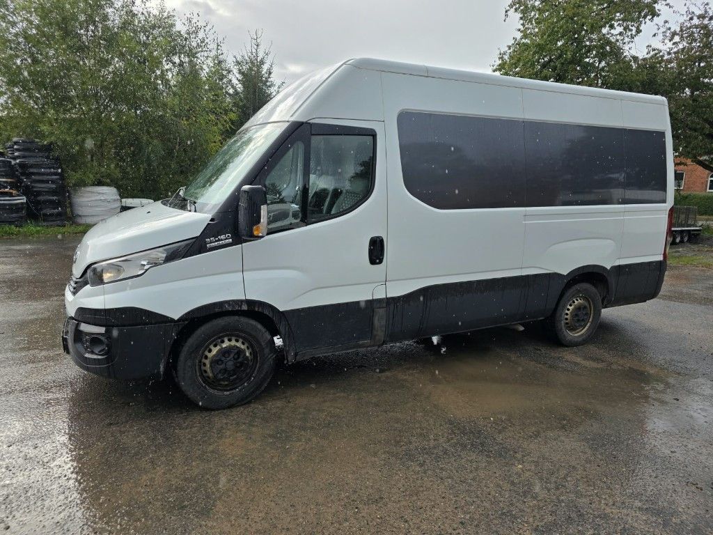 Fahrzeugabbildung Iveco 35S16, 1+2 Sitzer, Klima Automat, Trennwand, AHK