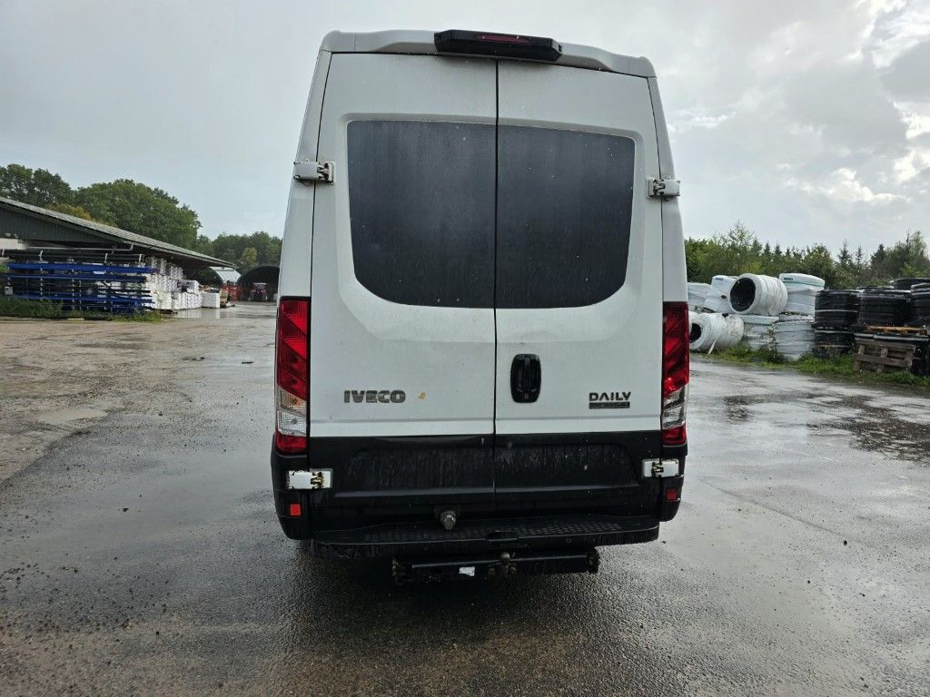 Fahrzeugabbildung Iveco 35S16, 1+2 Sitzer, Klima Automat, Trennwand, AHK