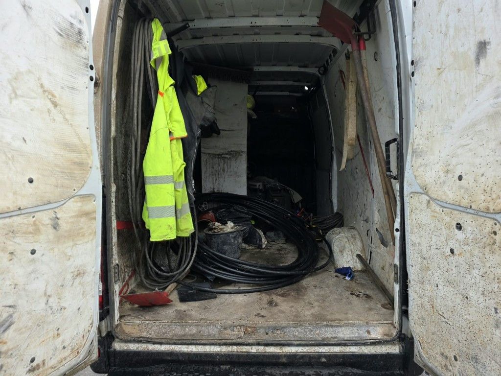 Fahrzeugabbildung Iveco 35S16 HiMatic, Klima Automat, 1+2 Sitzer, AHK