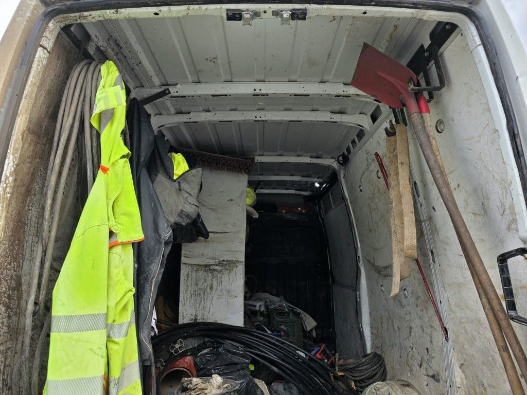 Fahrzeugabbildung Iveco 35S16 HiMatic, Klima Automat, 1+2 Sitzer, AHK