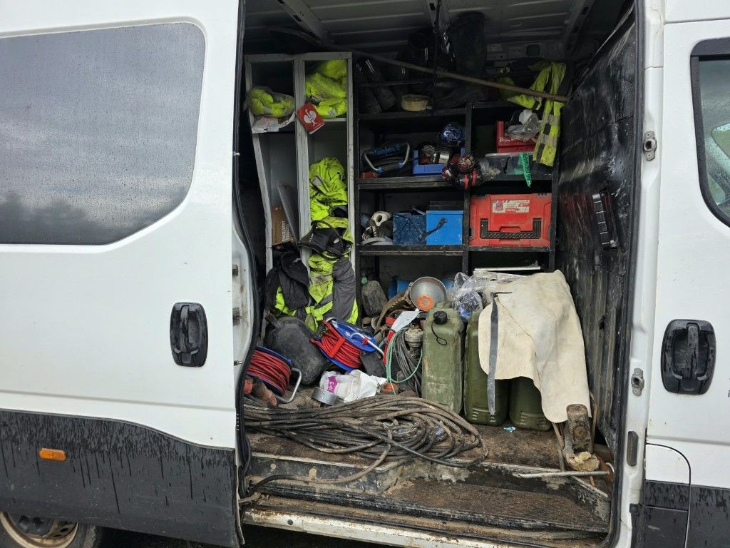 Fahrzeugabbildung Iveco 35S16 HiMatic, Klima Automat, 1+2 Sitzer, AHK