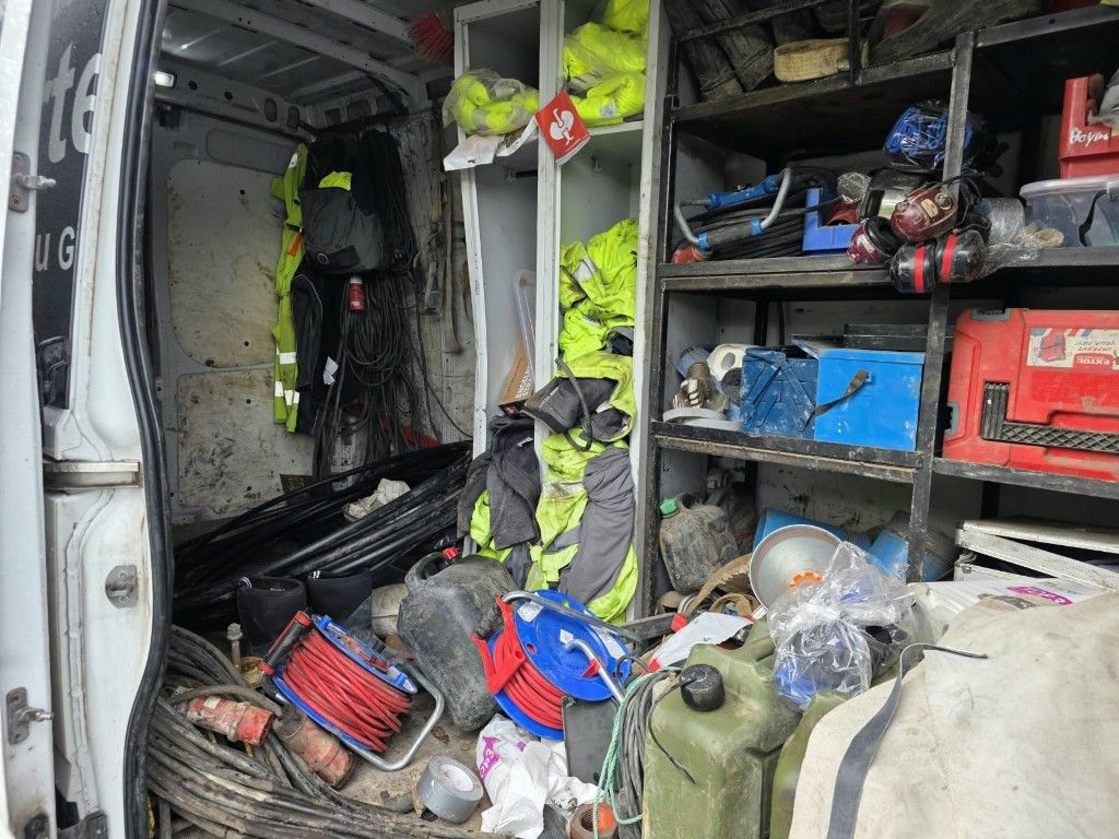 Fahrzeugabbildung Iveco 35S16 HiMatic, Klima Automat, 1+2 Sitzer, AHK