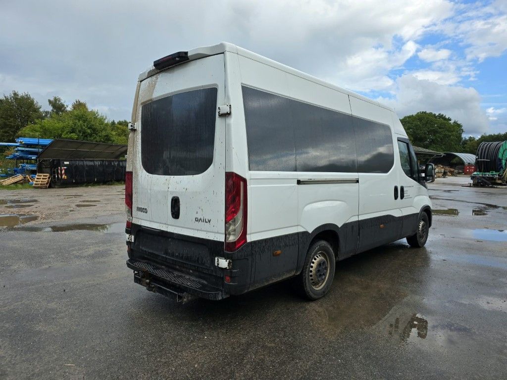 Fahrzeugabbildung Iveco 35S16 HiMatic, Klima Automat, 1+2 Sitzer, AHK
