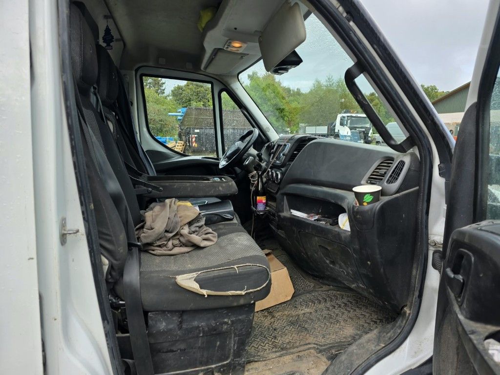 Fahrzeugabbildung Iveco 35S16 HiMatic, Klima Automat, 1+2 Sitzer, AHK