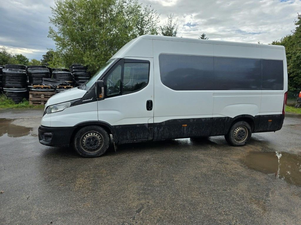 Fahrzeugabbildung Iveco 35S16 HiMatic, Klima Automat, 1+2 Sitzer, AHK